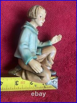 1951 Goebel Hummel Nativity Kneeling Shepherd Boy Porcelain Figurine 214 /G