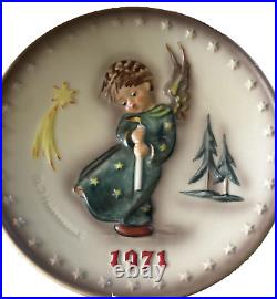 1971 MI Hummel 1st Edition Heavenly Angel plate #264 (Triple-line Bee over V) 1971 MI Hummel 1st Edition Heavenly Angel plate #264 (Triple-line Bee over V)