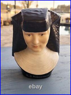 1978 Goebel W. Germany M I Hummel Nun figurine/bust Collector Club Special Ed #3