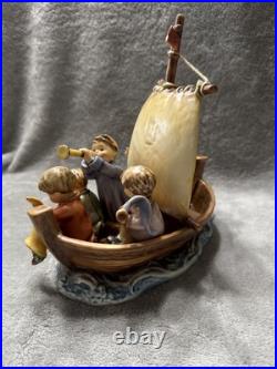 1992 Goebel Hummel Figurine Land in Sight #09457 WithMedal Limited Edition COA