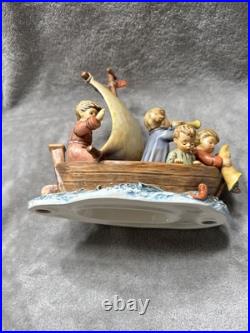 1992 Goebel Hummel Figurine Land in Sight #09457 WithMedal Limited Edition COA