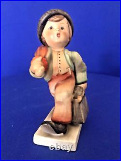 7 BUTTON MERRY WANDERER TMK3 #11 2/0 ULTRA RARE 4.5 Tall Goebel Hummel MINT