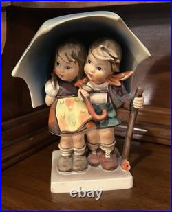 Antique Hummel Stormy Weather Boy Girl 71 6.5 MINT- Goebel Germany