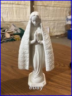 GOEBEL HUMMEL White Porcelain Praying Madonna West Germany HM 55 13 Floral Cape