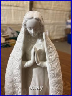 GOEBEL HUMMEL White Porcelain Praying Madonna West Germany HM 55 13 Floral Cape GOEBEL HUMMEL White Porcelain Praying Madonna West Germany HM 55 13 Floral Cape
