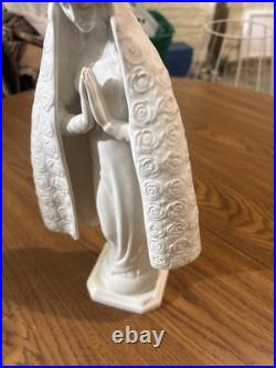 GOEBEL HUMMEL White Porcelain Praying Madonna West Germany HM 55 13 Floral Cape