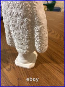 GOEBEL HUMMEL White Porcelain Praying Madonna West Germany HM 55 13 Floral Cape