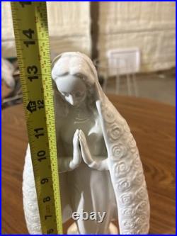 GOEBEL HUMMEL White Porcelain Praying Madonna West Germany HM 55 13 Floral Cape