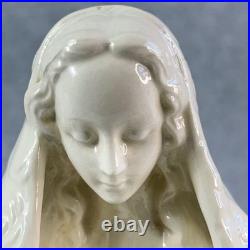 GOEBEL HUMMEL White Porcelain Praying Madonna West Germany HM 55 13 Floral Cape
