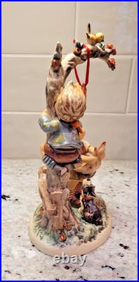 GOEBEL Hummel Century Figurine # 766 HERE'S MY HEART New in box with Certificate