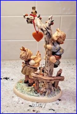 GOEBEL Hummel Century Figurine # 766 HERE'S MY HEART New in box with Certificate