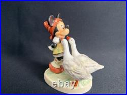 Goebel Disney Minnie Goose Girl Signed by # 1 MASTER PAINTER 2004 Rare & EXC
