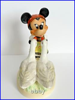 Goebel Disney Minnie Goose Girl Signed by # 1 MASTER PAINTER 2004 Rare & EXC