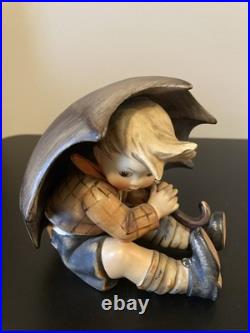 Goebel HUMMEL 5 UMBRELLA BOY 152/0 A & UMBRELLA GIRL 152/0 B Germany 1957