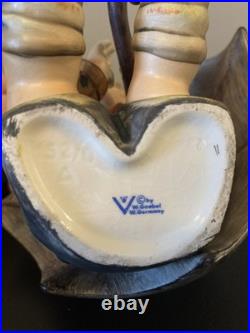 Goebel HUMMEL 5 UMBRELLA BOY 152/0 A & UMBRELLA GIRL 152/0 B Germany 1957