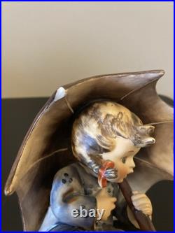 Goebel HUMMEL 5 UMBRELLA BOY 152/0 A & UMBRELLA GIRL 152/0 B Germany 1957