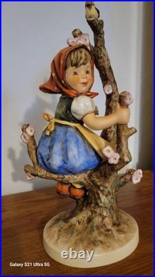 Goebel Hummel 141/V TMK#4 10 1964-1972 Apple Tree Girl Goebel Hummel 141/V TMK#4 10 1964-1972 Apple Tree Girl