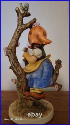 Goebel Hummel 141/V TMK#4 10 1964-1972 Apple Tree Girl Goebel Hummel 141/V TMK#4 10 1964-1972 Apple Tree Girl