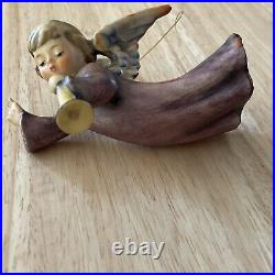 Goebel Hummel 1964 figurine - #366 Flying Angel - Nativity / Ornament
