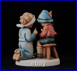 Goebel Hummel 1972 The Little Nurse #376 Figurine