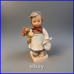 Goebel Hummel 204 Weary Wanderer TMK2 Full Bee No Lashes W Germany 6 Figurine