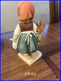 Goebel Hummel 204 Weary Wanderer TMK2 Full Bee No Lashes W Germany 6 Figurine