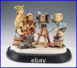 Goebel Hummel #2100 Large Figurine Picture Perfect 2002 Limited Edition With Base