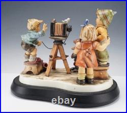 Goebel Hummel #2100 Large Figurine Picture Perfect 2002 Limited Edition With Base