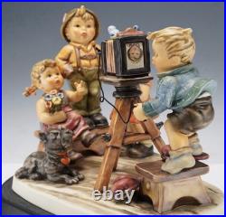 Goebel Hummel #2100 Large Figurine Picture Perfect 2002 Limited Edition With Base