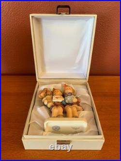 Goebel Hummel 50th Anniversary Figurine 1985 with Box # 416 The Love Lives On