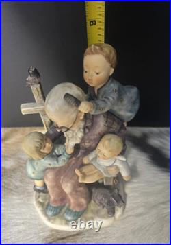 Goebel Hummel 621 Trademark TMK 7 At Grandpa's #160/10000 LM Signed by Artist