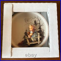 Goebel Hummel Annual Plate Autumn Glory #99 Four Seasons Collection Boxed
