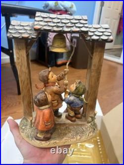 Goebel Hummel Artist Signed LET'S TELL THE WORLD Figurine #487 Century Collect