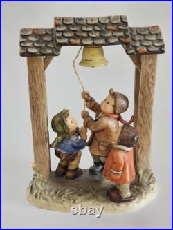 Goebel Hummel CENTURY COLLECTION LET'S TELL THE WORLD 10 Figurine TMK6