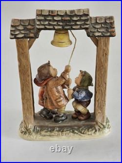 Goebel Hummel CENTURY COLLECTION LET'S TELL THE WORLD 10 Figurine TMK6