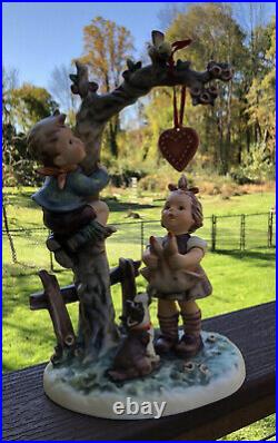 Goebel Hummel Figurine HERE'S MY HEART #766 Century Collection 1998 TMK7 MIB COA