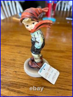 Goebel Hummel Figurine TMK5 #43 March Winds