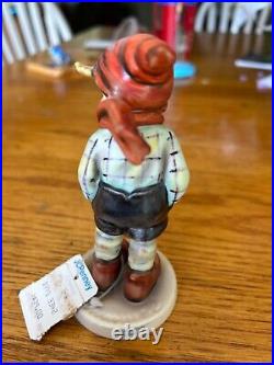 Goebel Hummel Figurine TMK5 #43 March Winds