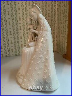 Goebel Hummel Flower Madonna #10/1, TMK2 Full Bee 9.5