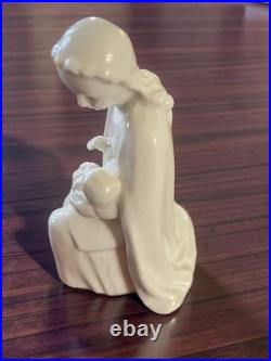 Goebel Hummel Flower Madonna & Child Ivory White Germany 10/1
