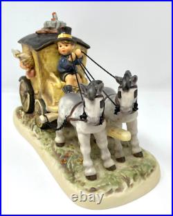 Goebel Hummel Fond Goodbye 660 Figurine Mint in Box with COA