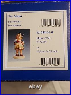 Goebel Hummel For Mommy 2258 TMK8 2007 Figurine First Issue Germany Goebel Hummel For Mommy 2258 TMK8 2007 Figurine First Issue Germany
