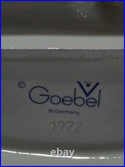 Goebel Hummel HUM#177 School Girls-Large 9.5 in-TMK 3, NEAR MINT, no box Goebel Hummel HUM#177 School Girls-Large 9.5 in-TMK 3, NEAR MINT, no box