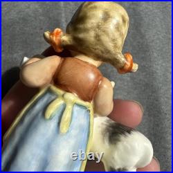 Goebel Hummel HUM 2231 Friendly Feeding Figurine 3.5 TMK8 Germany 2005