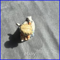 Goebel Hummel HUM 2231 Friendly Feeding Figurine 3.5 TMK8 Germany 2005