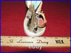Goebel Hummel Just Resting TMK 112/1, Full bee, Crown, Signed W Goebel, NrMT