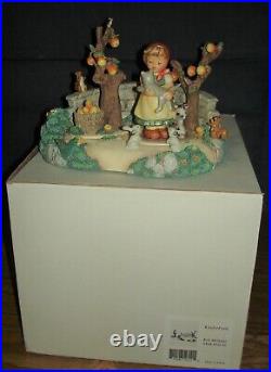 Goebel Hummel Kinderpark withBox & COA with Tender Love Figurine withBox #2007-Tmk-7