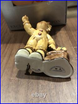 Goebel Hummel Looking Around Figurine #2089/A Exclusive Edition With Box