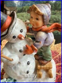 Goebel Hummel MAKING NEW FRIENDS #1073 from 1998 Snowman and Boy MINT