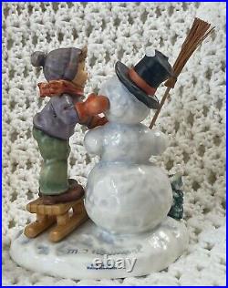 Goebel Hummel Making New Friends #1073 HUM 2002 First Issue Stamp 6.75'' Tall